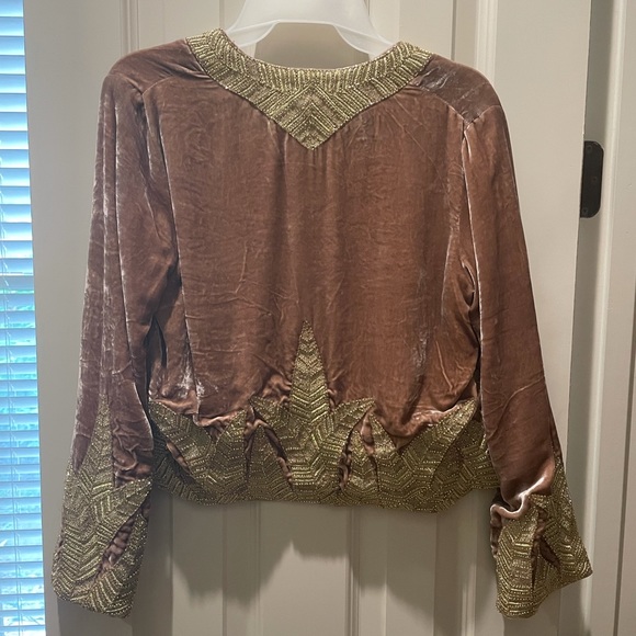❌❌ Lost in Paradise Velvet Jacket - Picture 2 of 5